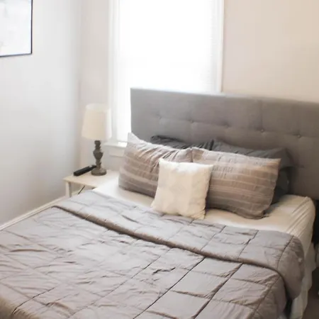 2 Bedroom - Off Street Parking - Amazing View Nearby Pittsburgh Exterior photo